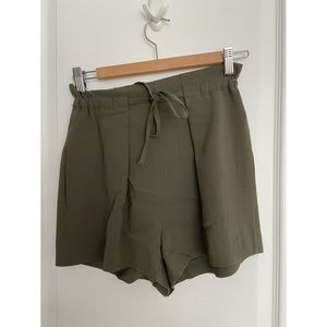Aritzia salim shorts - green